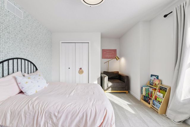 10125 Corral Way, Victoria, MN 55386