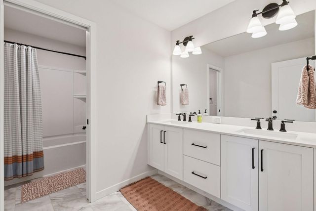 10125 Corral Way, Victoria, MN 55386