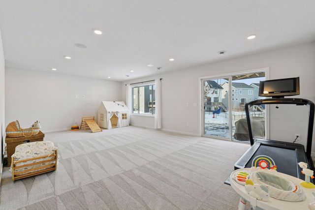 10125 Corral Way, Victoria, MN 55386