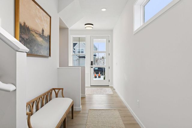 10125 Corral Way, Victoria, MN 55386