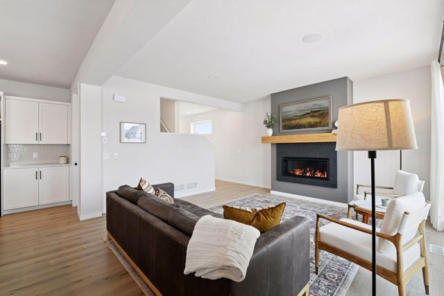 10125 Corral Way, Victoria, MN 55386