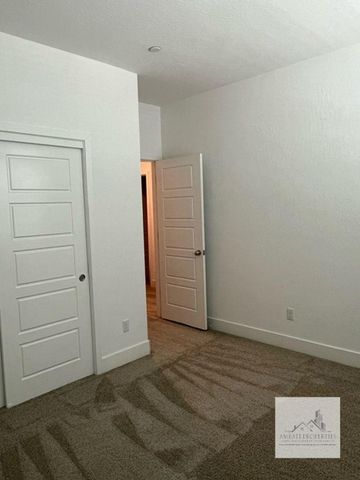 2710 E Tamarind Drive, Fresno, CA 93730