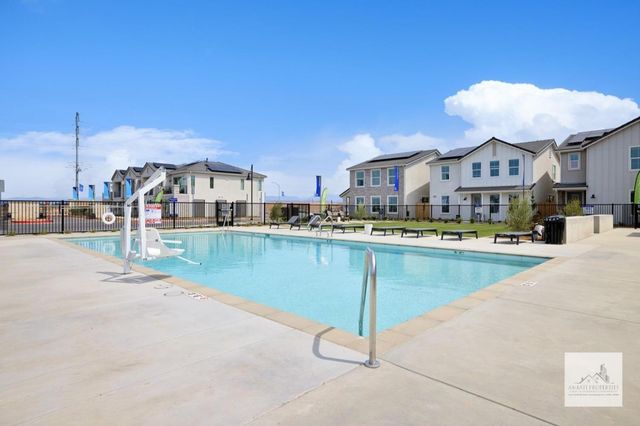 2710 E Tamarind Drive, Fresno, CA 93730