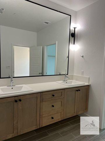 2710 E Tamarind Drive, Fresno, CA 93730