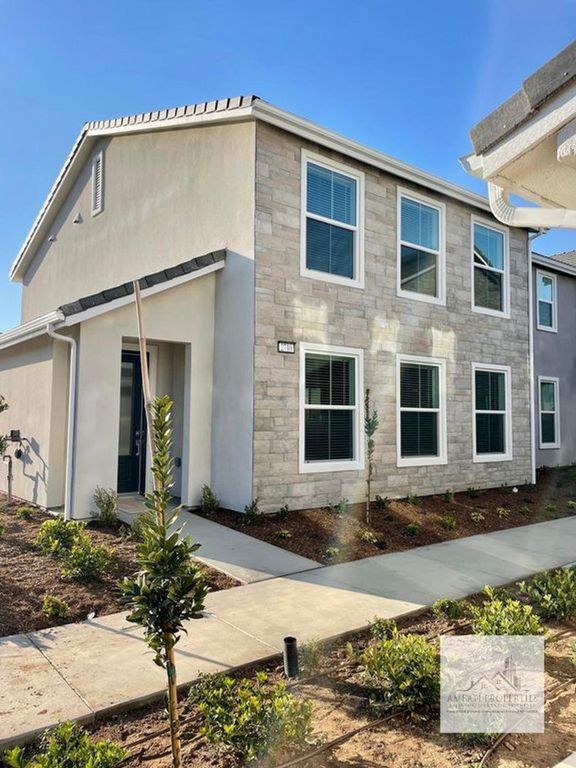 2710 E Tamarind Drive, Fresno, CA 93730