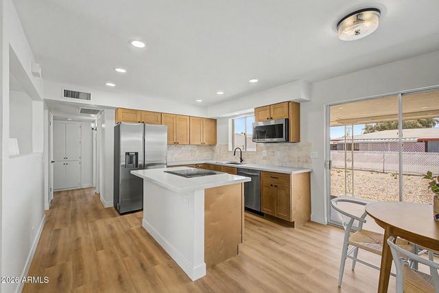 5325 E DES MOINES Street, Mesa, AZ 85205