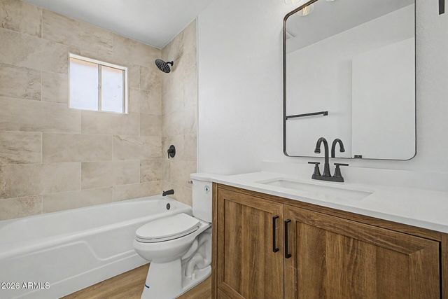 5325 E DES MOINES Street, Mesa, AZ 85205