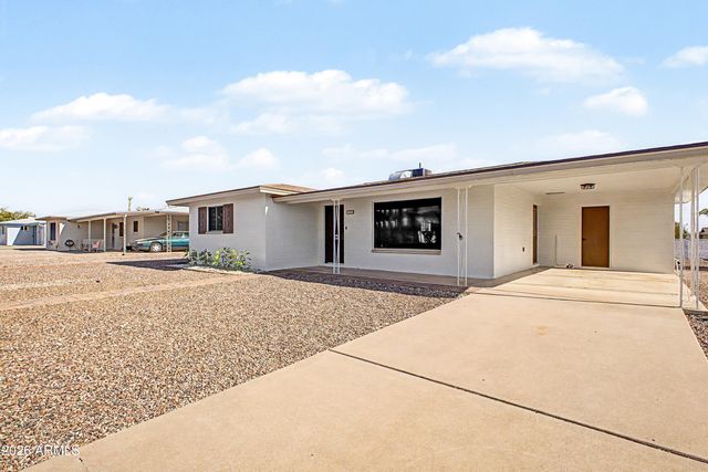 5325 E DES MOINES Street, Mesa, AZ 85205