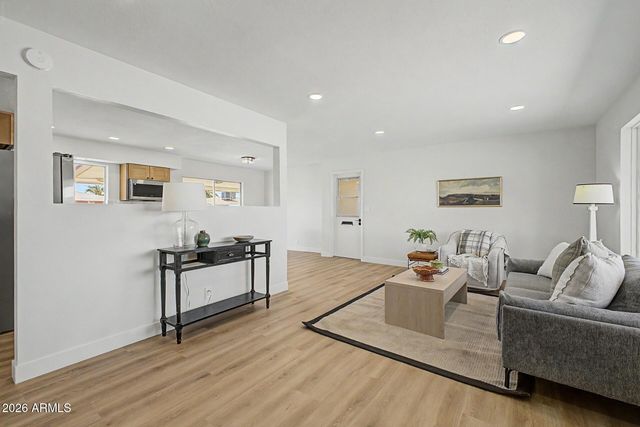 5325 E DES MOINES Street, Mesa, AZ 85205