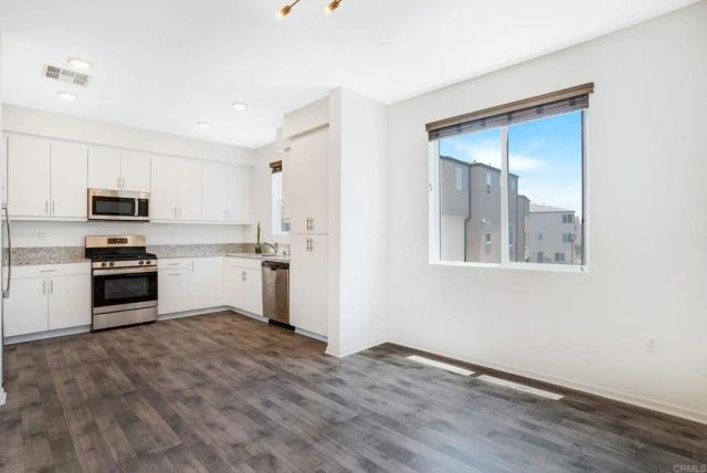 5406 Beach Bluff Lane 212, San Diego, CA 92154