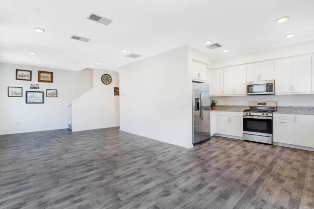 5406 Beach Bluff Lane 212, San Diego, CA 92154