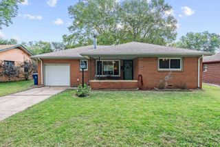 932 N El Paso Dr, Derby, KS 67037