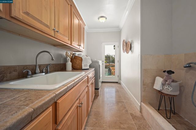 6010 Kolb Ranch Dr, Pleasanton, CA 94588