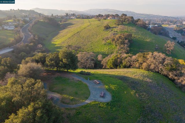 6010 Kolb Ranch Dr, Pleasanton, CA 94588