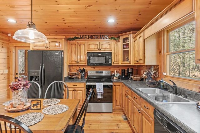 61 Grove Lane, Ellijay, GA 30540
