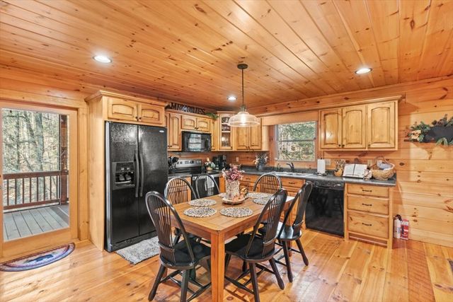 61 Grove Lane, Ellijay, GA 30540
