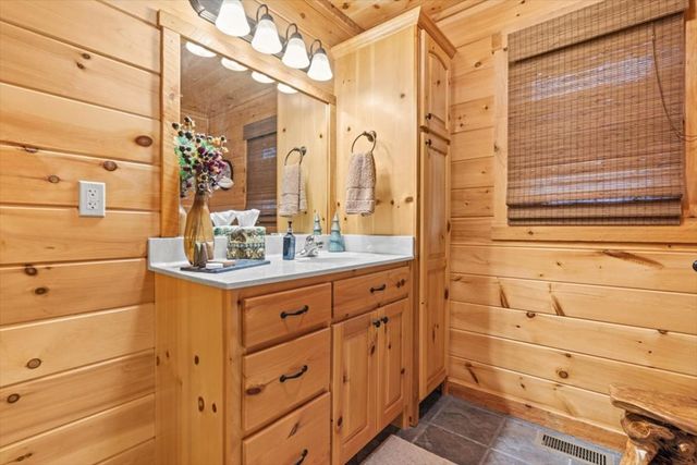 61 Grove Lane, Ellijay, GA 30540