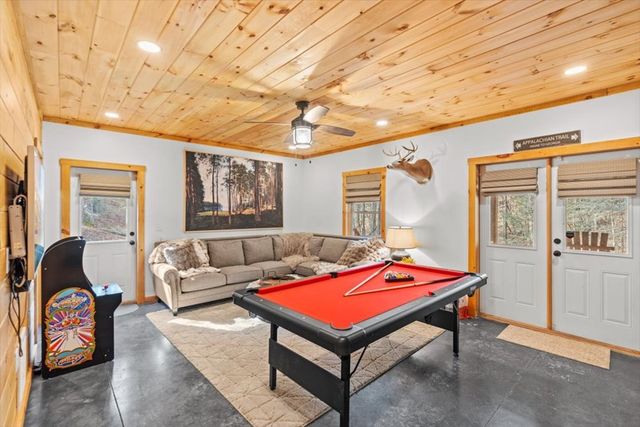 61 Grove Lane, Ellijay, GA 30540