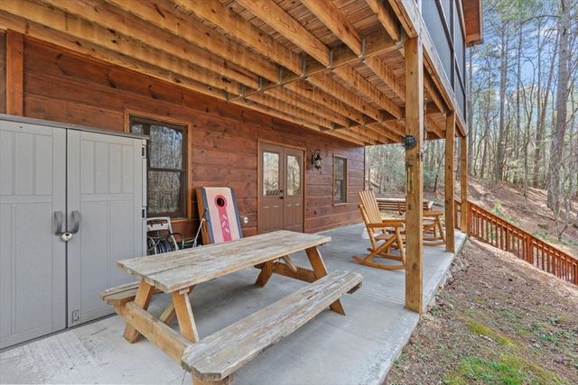 61 Grove Lane, Ellijay, GA 30540