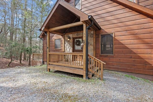 61 Grove Lane, Ellijay, GA 30540