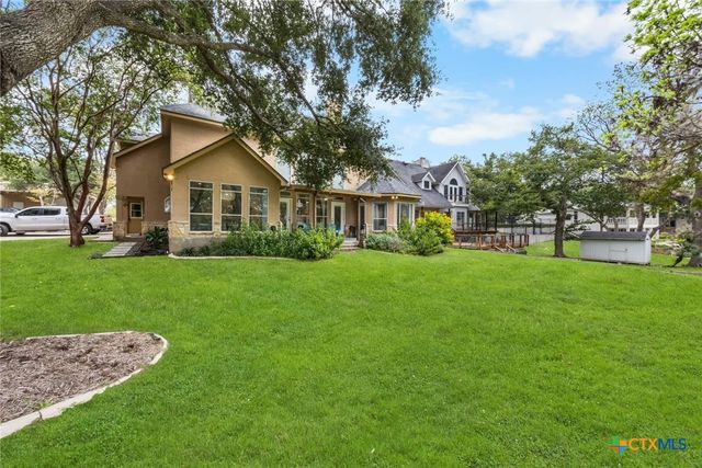 450 Three Oaks Road, Seguin, TX 78155