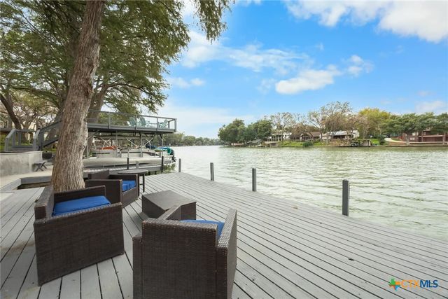450 Three Oaks Road, Seguin, TX 78155