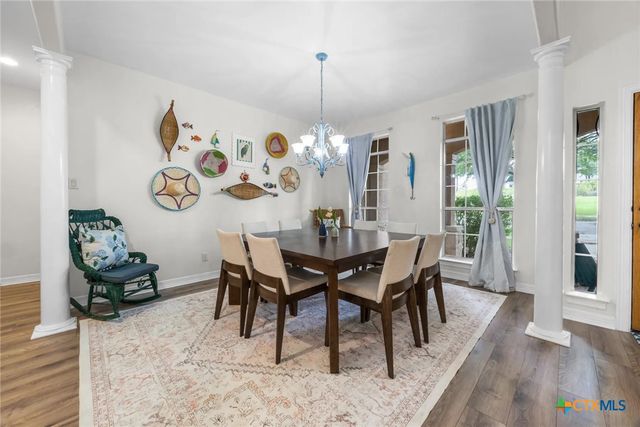450 Three Oaks Road, Seguin, TX 78155