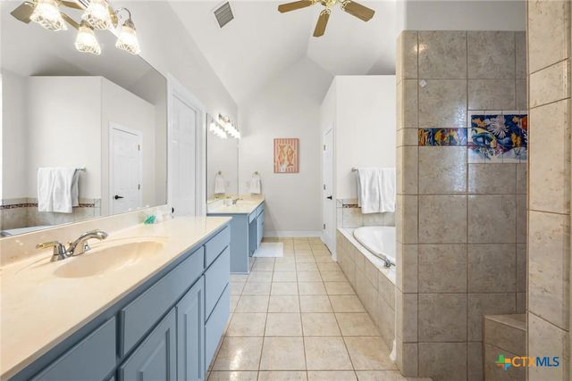 450 Three Oaks Road, Seguin, TX 78155
