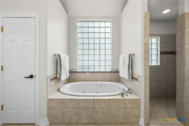 450 Three Oaks Road, Seguin, TX 78155