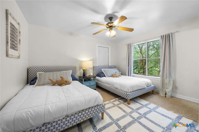 450 Three Oaks Road, Seguin, TX 78155