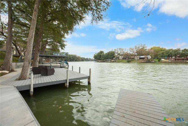 450 Three Oaks Road, Seguin, TX 78155