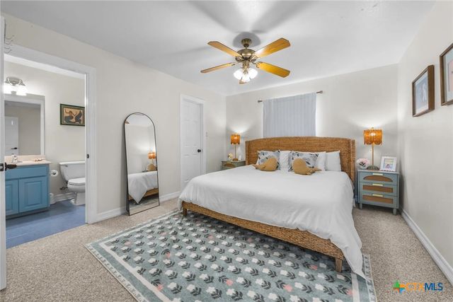 450 Three Oaks Road, Seguin, TX 78155