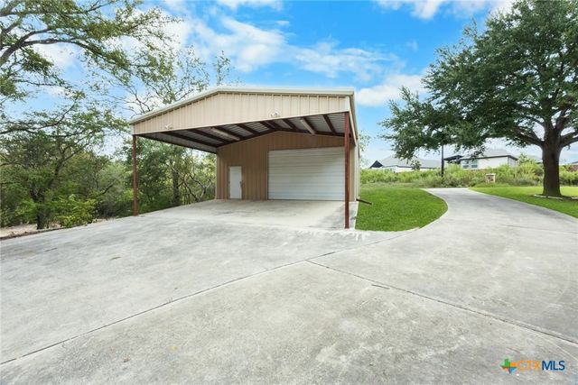 450 Three Oaks Road, Seguin, TX 78155