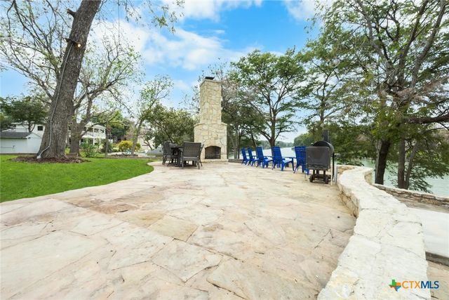 450 Three Oaks Road, Seguin, TX 78155