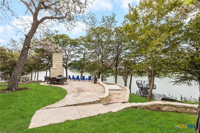 450 Three Oaks Road, Seguin, TX 78155