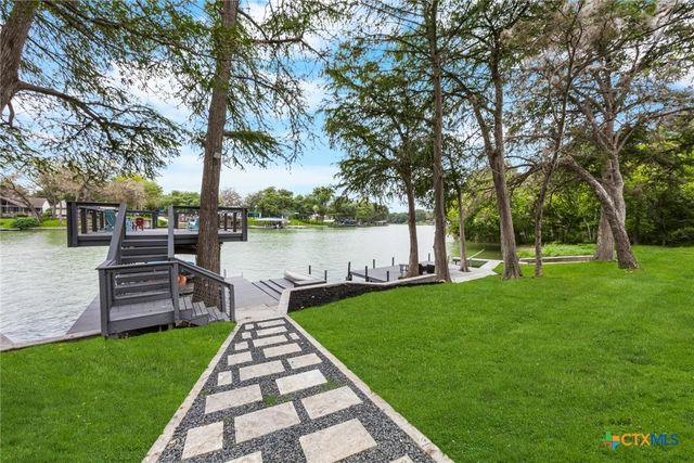 450 Three Oaks Road, Seguin, TX 78155