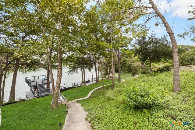 450 Three Oaks Road, Seguin, TX 78155