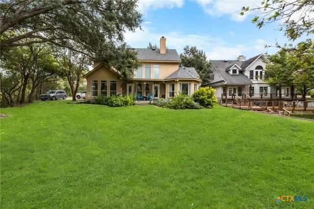450 Three Oaks Road, Seguin, TX 78155