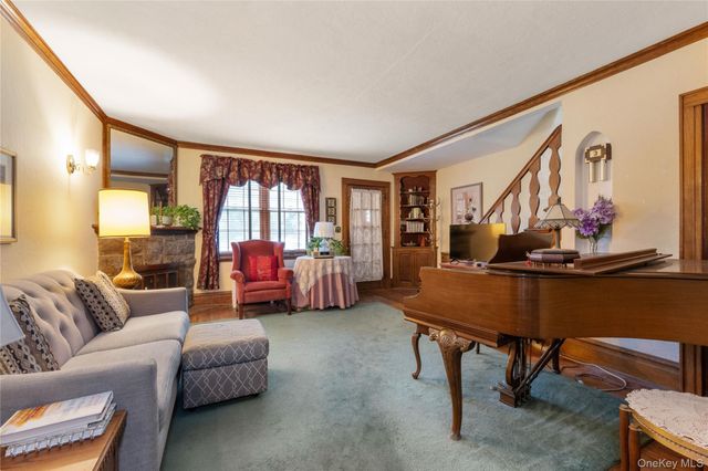 81-11 77th Avenue, Glendale, NY 11385