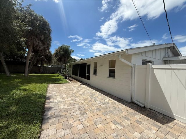 8735 DUNMORE DRIVE, Sarasota, FL 34231