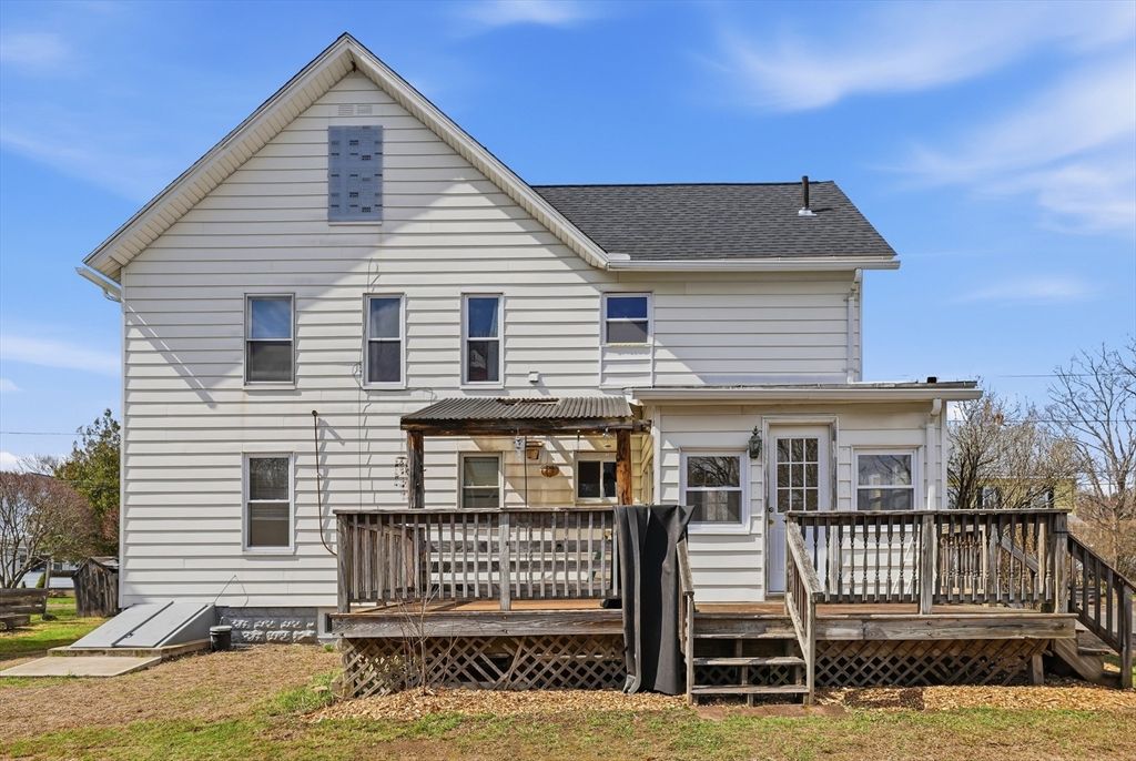1016 Chestnut St., Palmer, MA 01550