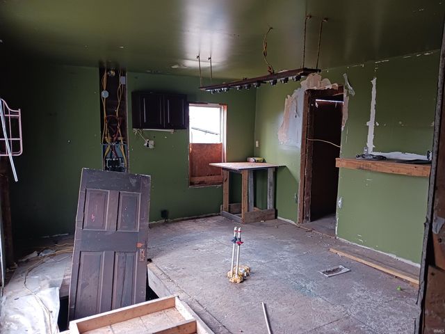 7775 E Church Street, Dugger, IN 47848