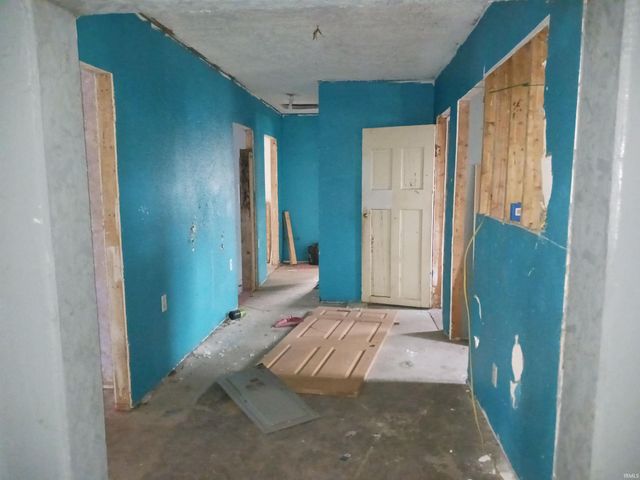 7775 E Church Street, Dugger, IN 47848