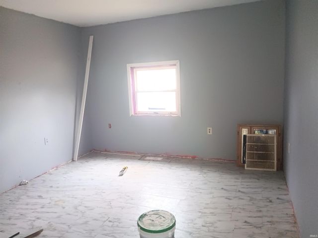 7775 E Church Street, Dugger, IN 47848