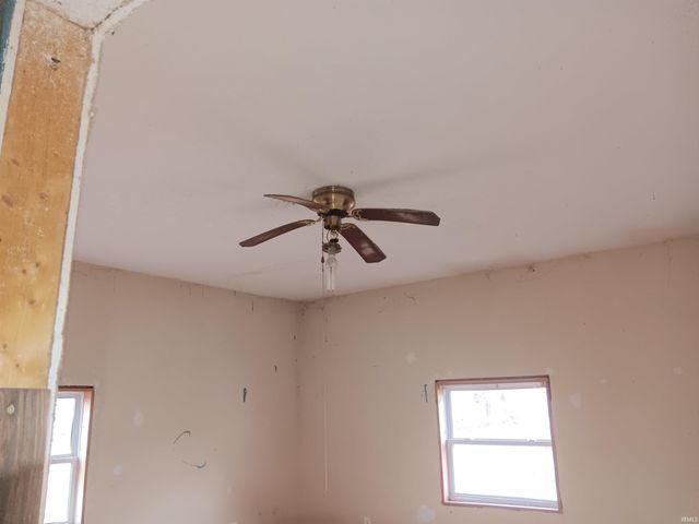 7775 E Church Street, Dugger, IN 47848