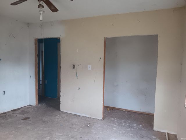 7775 E Church Street, Dugger, IN 47848