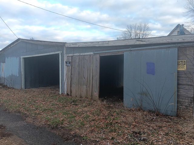 7775 E Church Street, Dugger, IN 47848