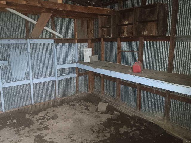 7775 E Church Street, Dugger, IN 47848