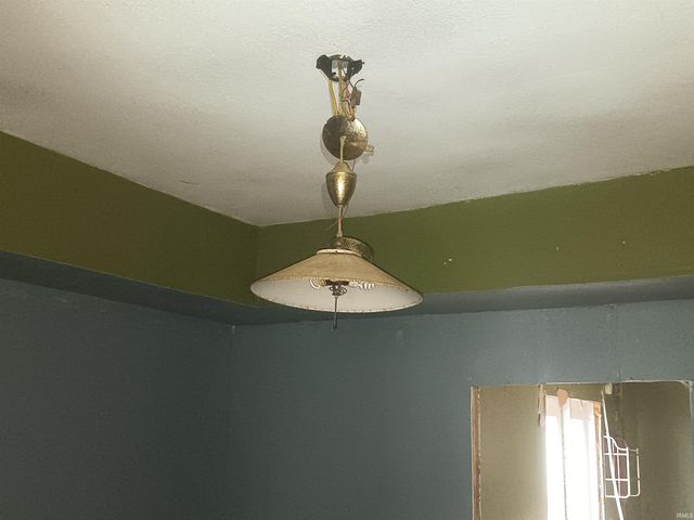 7775 E Church Street, Dugger, IN 47848