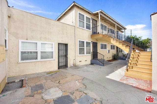 10613 S Inglewood Avenue, Inglewood, CA 90304